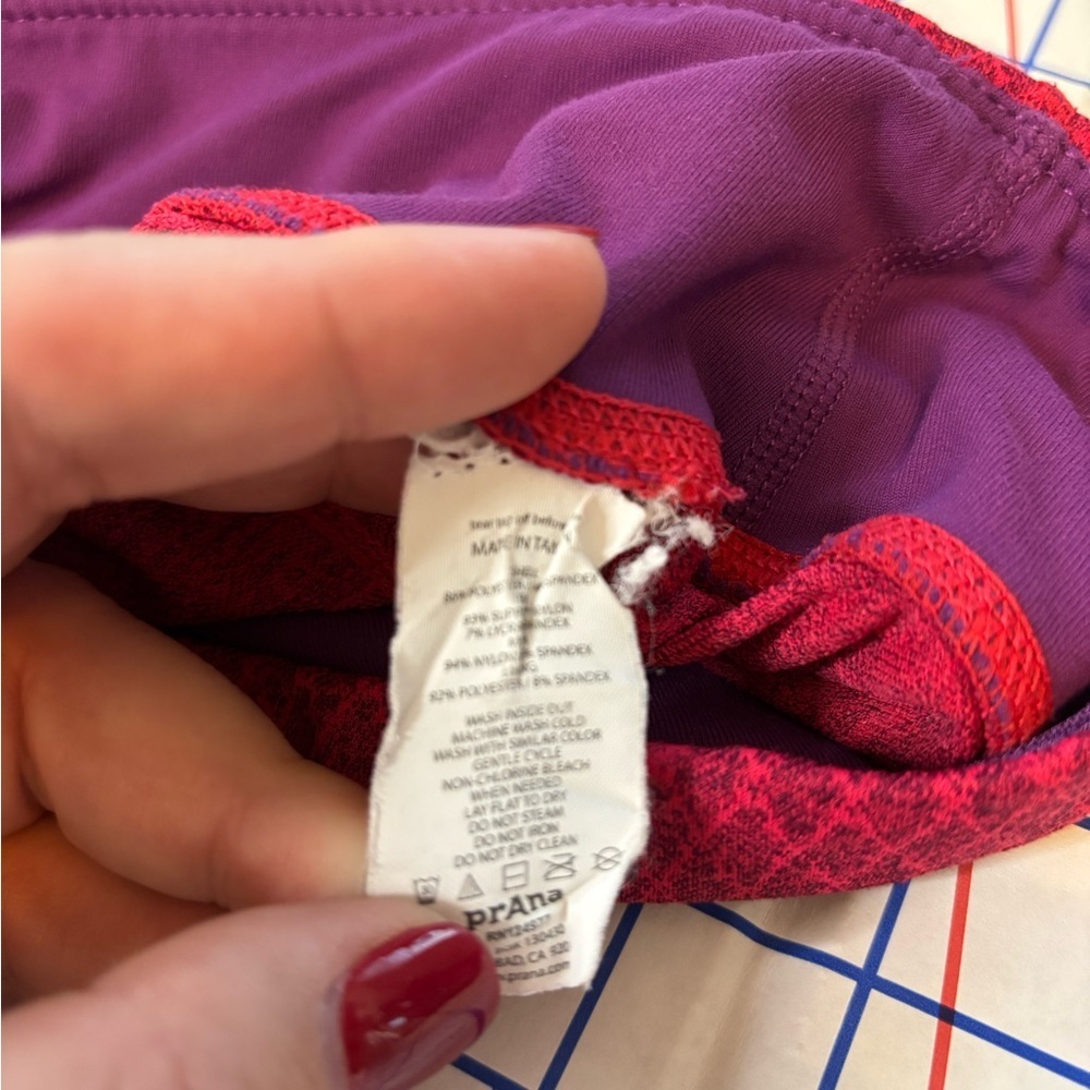 Prana Misty Knicker Capri Leggings – Fuchsia Red Geometric Print – Sz XS - Picture 5 of 11